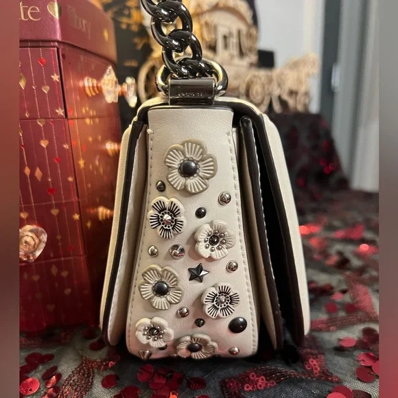 HOST PICK Coach 2017 (RE)LOVED Upcrafted Tea Rose Swagger 20 Shoulder Crossbody - Picture 4 of 16